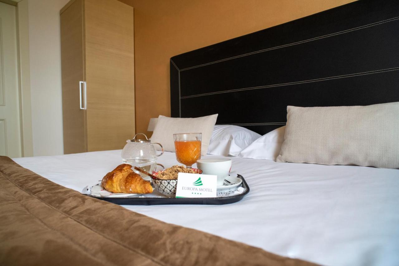 Hotel Europa Pallazzolo sull'Oglio Eksteriør billede